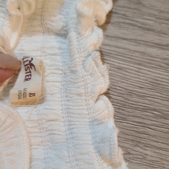 Hollister off shoulder blouse - Picture 2 of 5